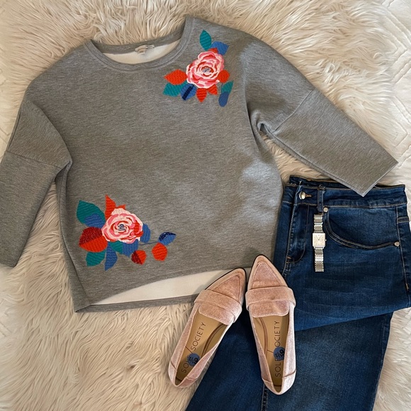 Halogen Tops - Halogen | Floral Embroidered Top | Bead detail